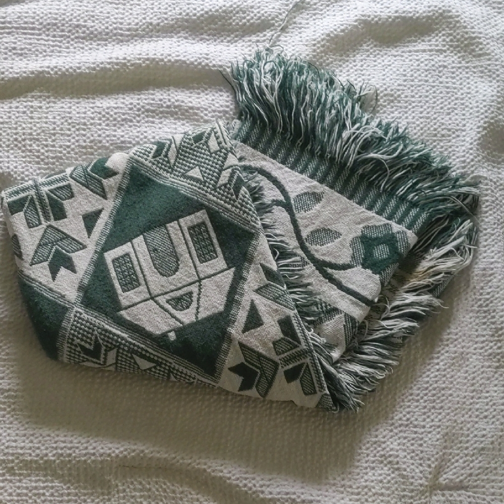 Green and White Patterned Throw Blanket